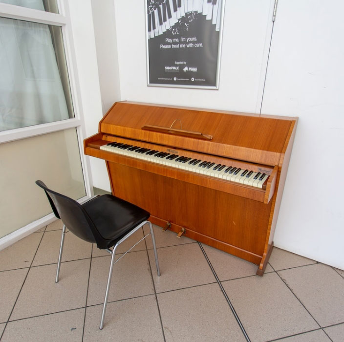 Swan Walk Street Piano